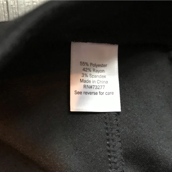 So pants sz medium - Picture 4 of 5